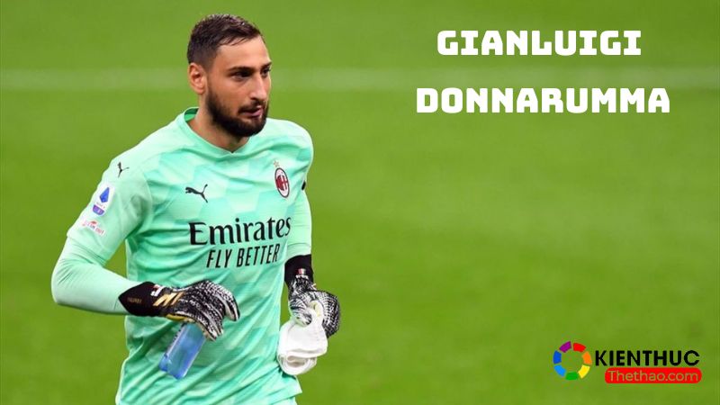 Gianluigi Donnarumma có khả năng phản xạ nhanh, cứu thua kịp thời 