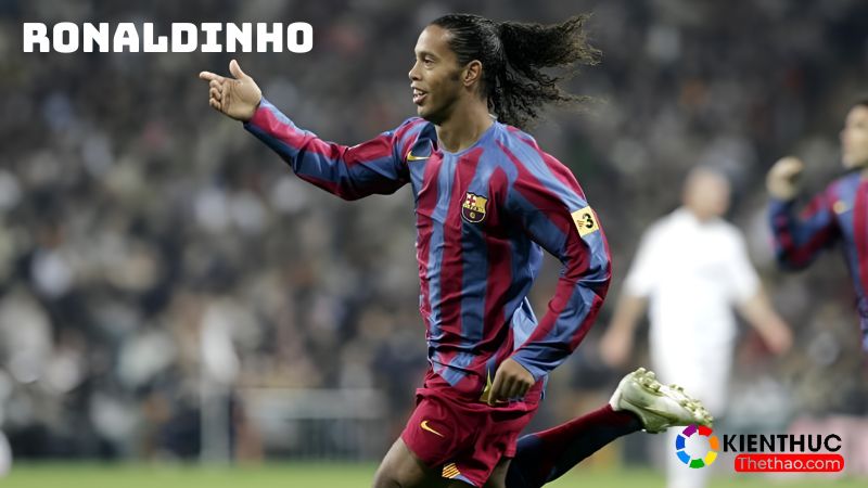 Ronaldinho mang đến làng túc cầu thứ bóng đầy nghệ thuật 